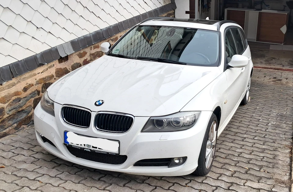 BMW 320d Touring xDrive 184PS TÜV bis 07/2026 Zweite Hand EZ 09-2012 Pano - Bild 2 von 4