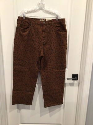 NWT Universal Threads women 4 brown leopard jeans straight legs slim hip thigh