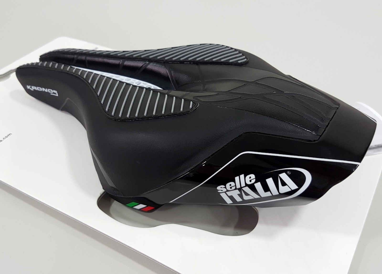 Selle ITALIA Kronos Kit CARBONIO Flow Ck7x9 Saddle 2018 Black L123 for sale  online | eBay