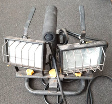 Working CHICAGO ELECTRIC POWER TOOLS Double Shop Light
