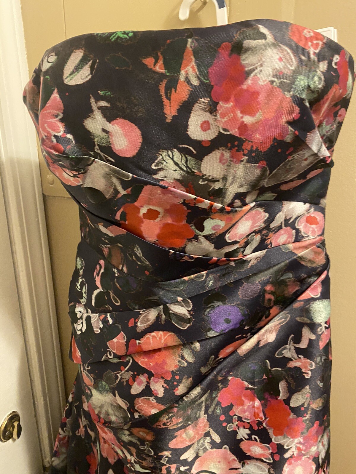 ML Monique Lhuillier Size 10 Floral Jadore Gown Maxi strapless pleated