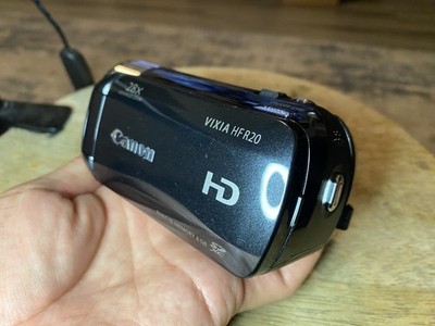 Canon Vixia HF R20 8GB 20x Zoom Compact Digital Camcorder TESTED