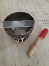 Handgefertigte nepalesische Klangschale (Mischung aus 330 Hz und 960 Hz)