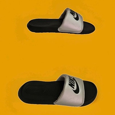 Nike Black and Silver Women's Slides/ Sandals Slip On Size 8 Preowned Nice!!