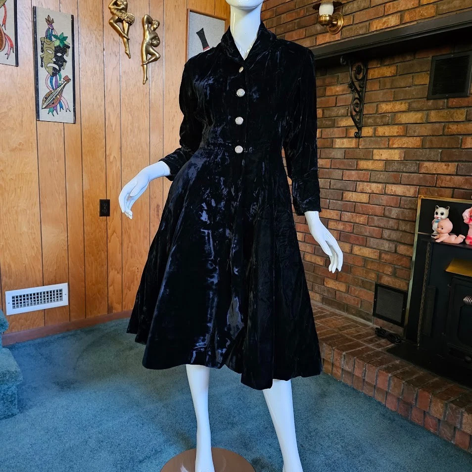 Vtg 40s Little Gothic Riding Hood Black Velvet Princess Dress Opera Coat XS/S - Image 2 of 4