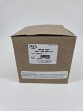 Dwyer Series 1800 Pressure Switch Model 1823-10-Preset