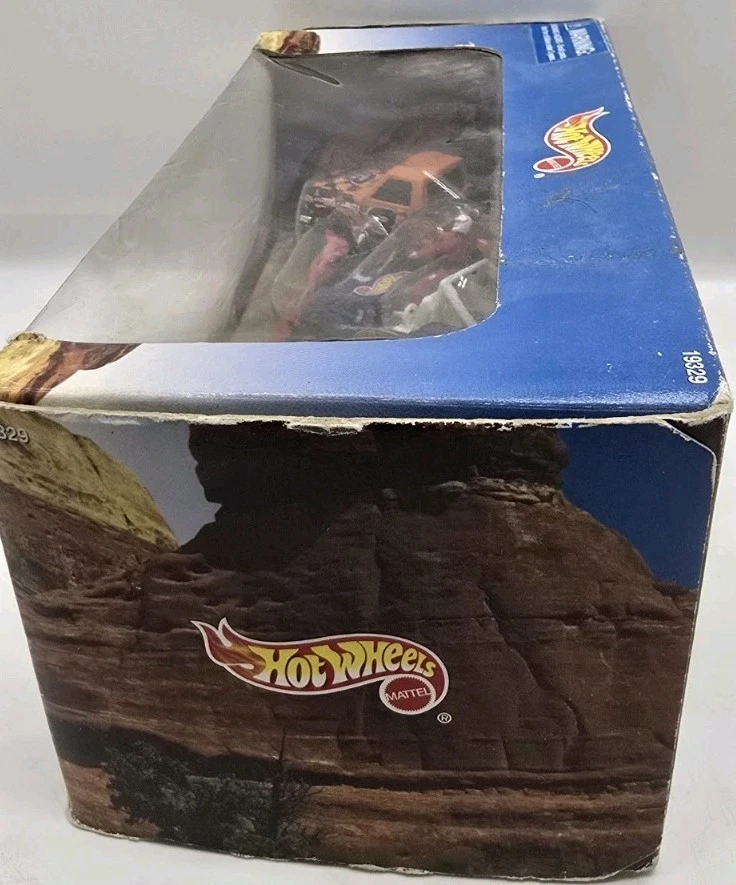 Paquete exclusivo de 4 autos de carreras todoterreno de Hot Wheels con tripulación nuevos en caja 1997 Foto 3 de 4
