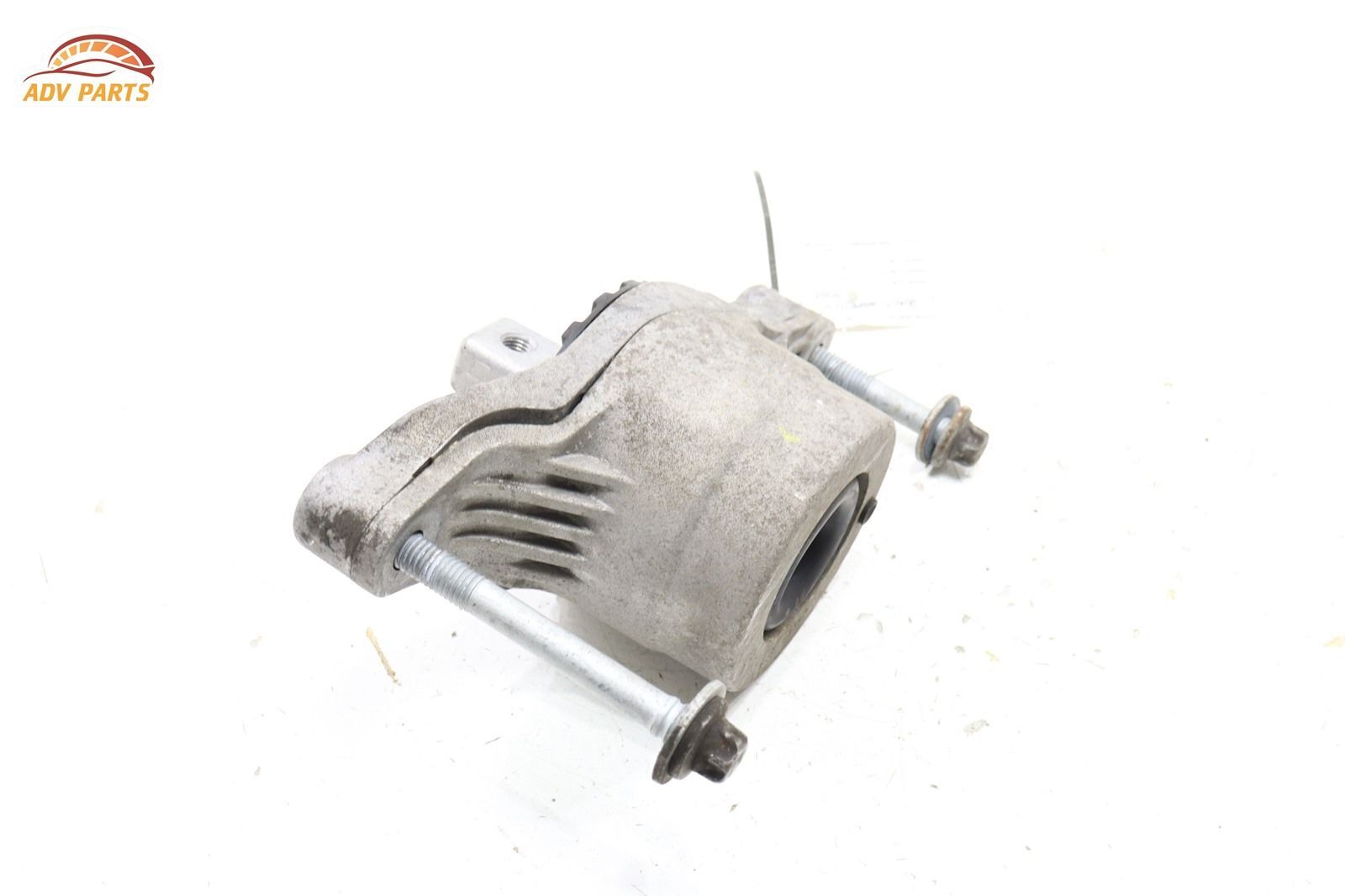 2014-2020 MASERATI QUATTROPORTE 3.0L ENGINE MOTOR RIGHT SIDE MOUNT BRACKET OEM