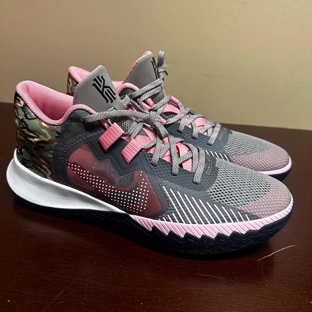 Nike men's cheap kyrie flytrap