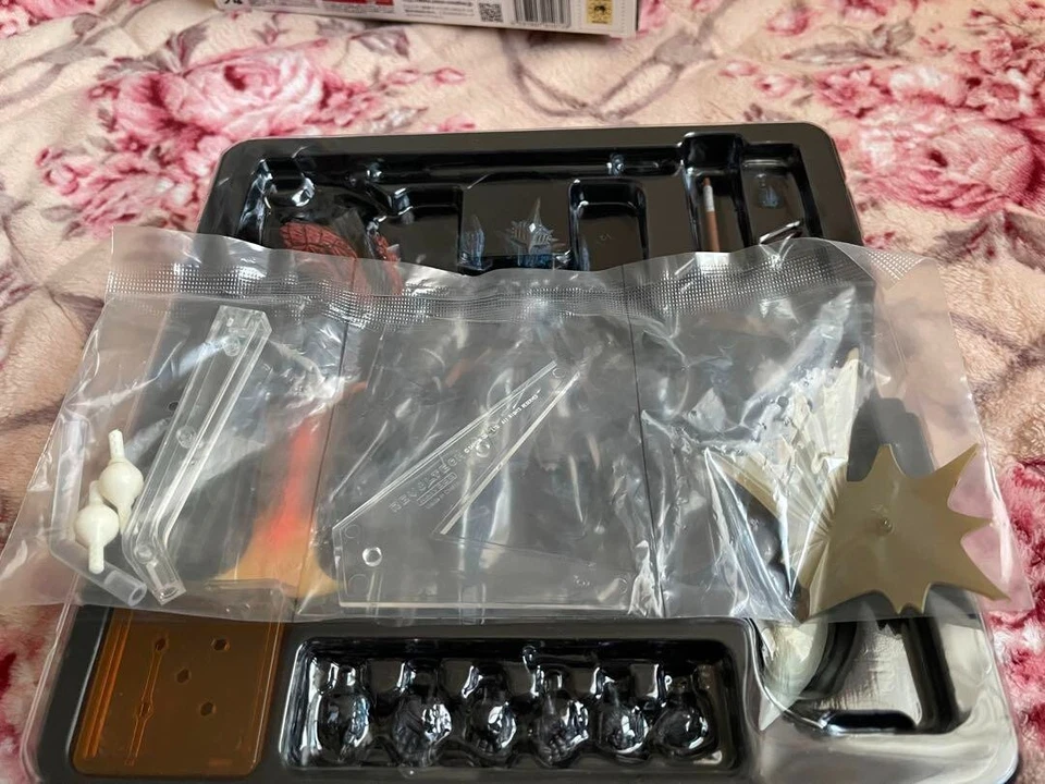 Kaiyodo Revoltech Yamaguchi Monster Hunter No.123 Cazador espadachín masculino Japón Foto 4 de 4