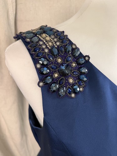 Abito a tracolla con perline Badgley Mischka blu navy nuovo con etichette taglia 4 - Foto 3 di 14