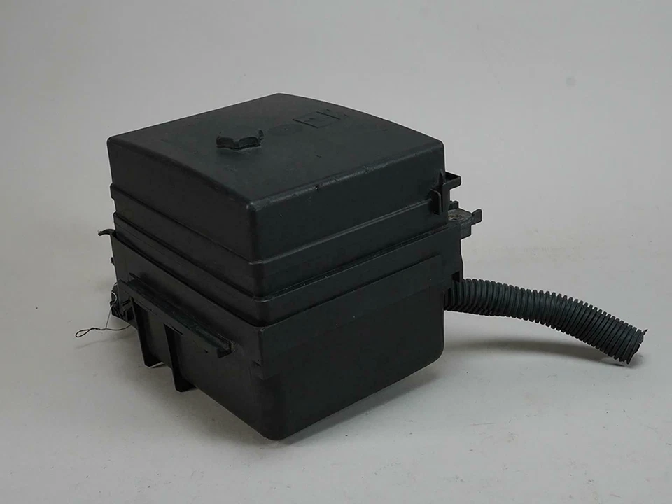 Chevrolet Malibu 2000-2005 compartimento del motor caja de fusibles relé unidad de conexión Foto 4 de 4