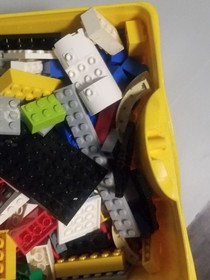 LEGOS 10696 Classic Medium Yellow Brick Box 750+ In EUC Nice Please View ALL 