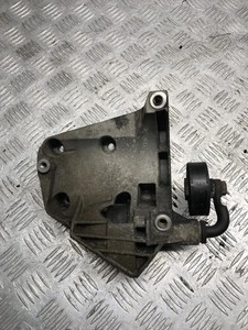 BMW X3 E83 2004 Halterung Klimakompressor 64557786708 2004 150kW DRA54105