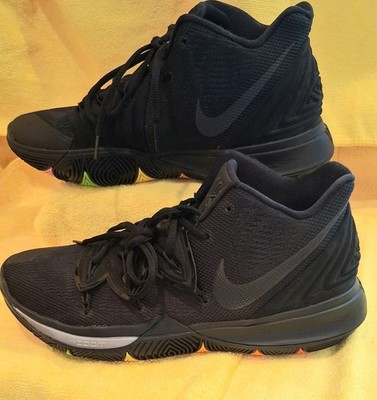 NIKE KYRIE 5 BLACK NEON  RAINBOW SIZE  ( 10.5)      xx74