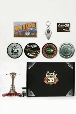 Fallout New Vegas Welcome to the Lucky 38 Bundle Casino Statue Poker Dice Set
