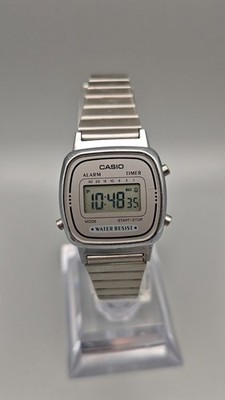 Casio LA670WE Damen Armbanduhr  24,5mm Farbe Silber Quartz Edelstahl