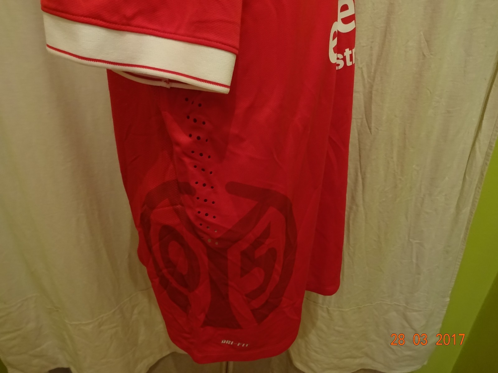 Picture 4 of 6
