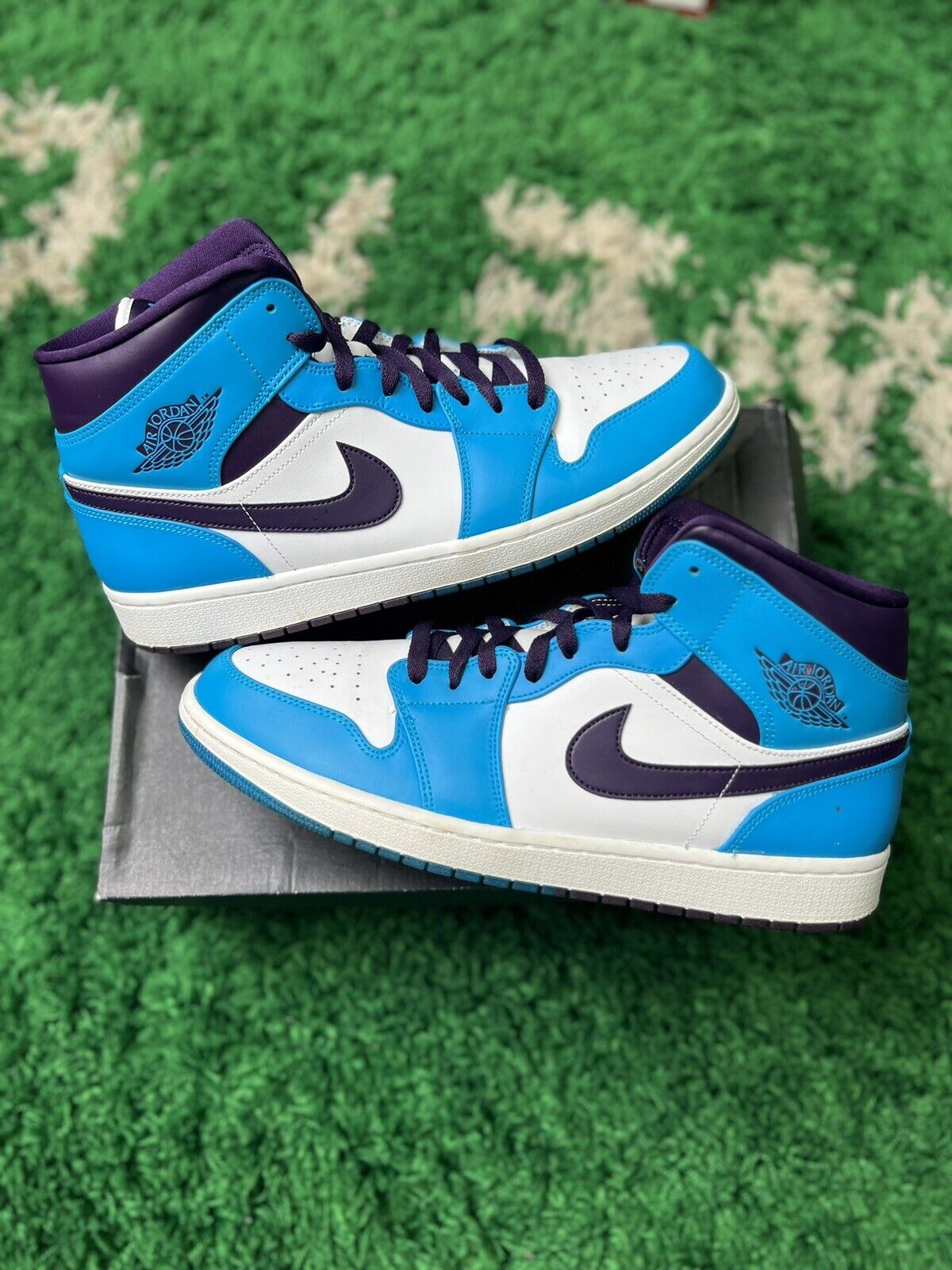 NIKE AIR JORDAN 1 MID SZ 13 BLUE LAGOON GRAND PURPLE WHITE 554724 415 