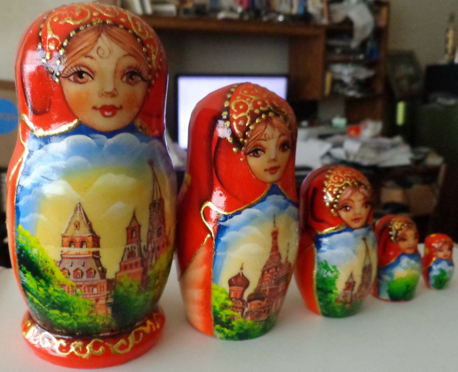 WOOD Hand painted  RUSSIAN NESTING DOLL 5 PCS   ''MOSCOW'' 12 SM