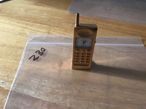 Miniature Quartz clocks and other makes. Over 100 clocks - Foto 443 di 470