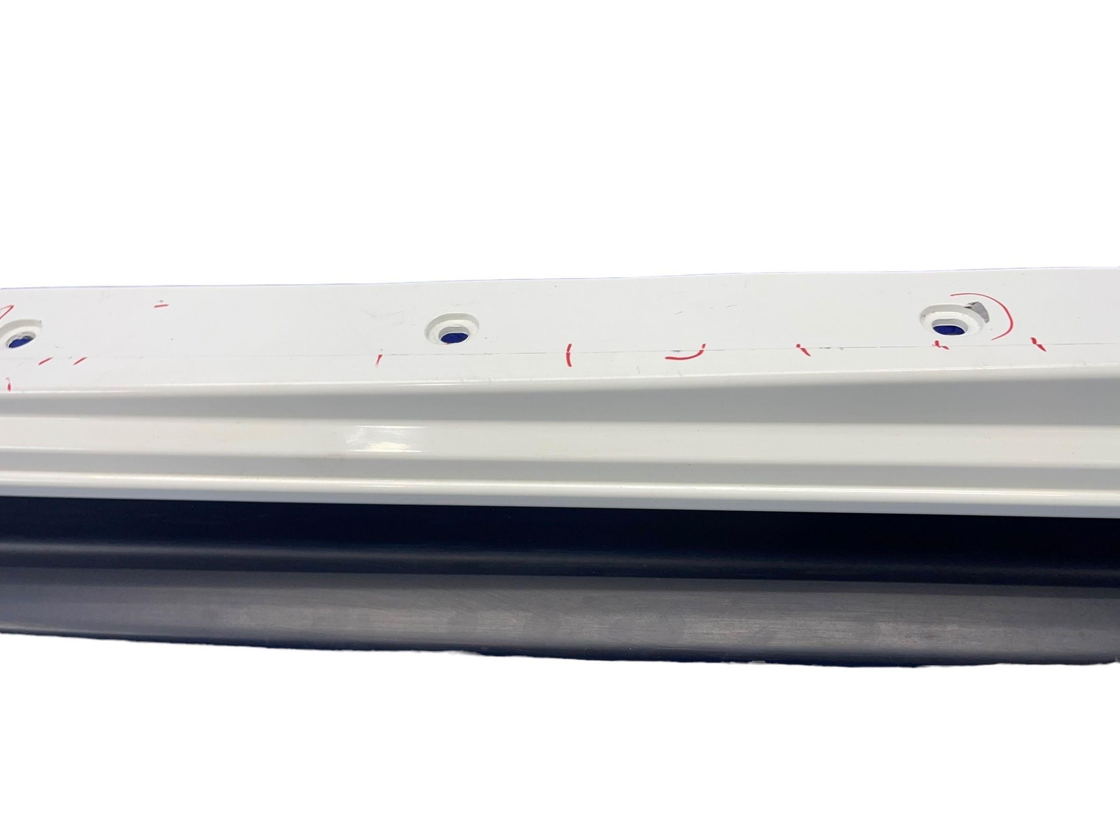 2008-2019 MASERATI GRANTURISMO RIGHT SIDE SKIRT ROCKER MOULDING PANEL (229025)