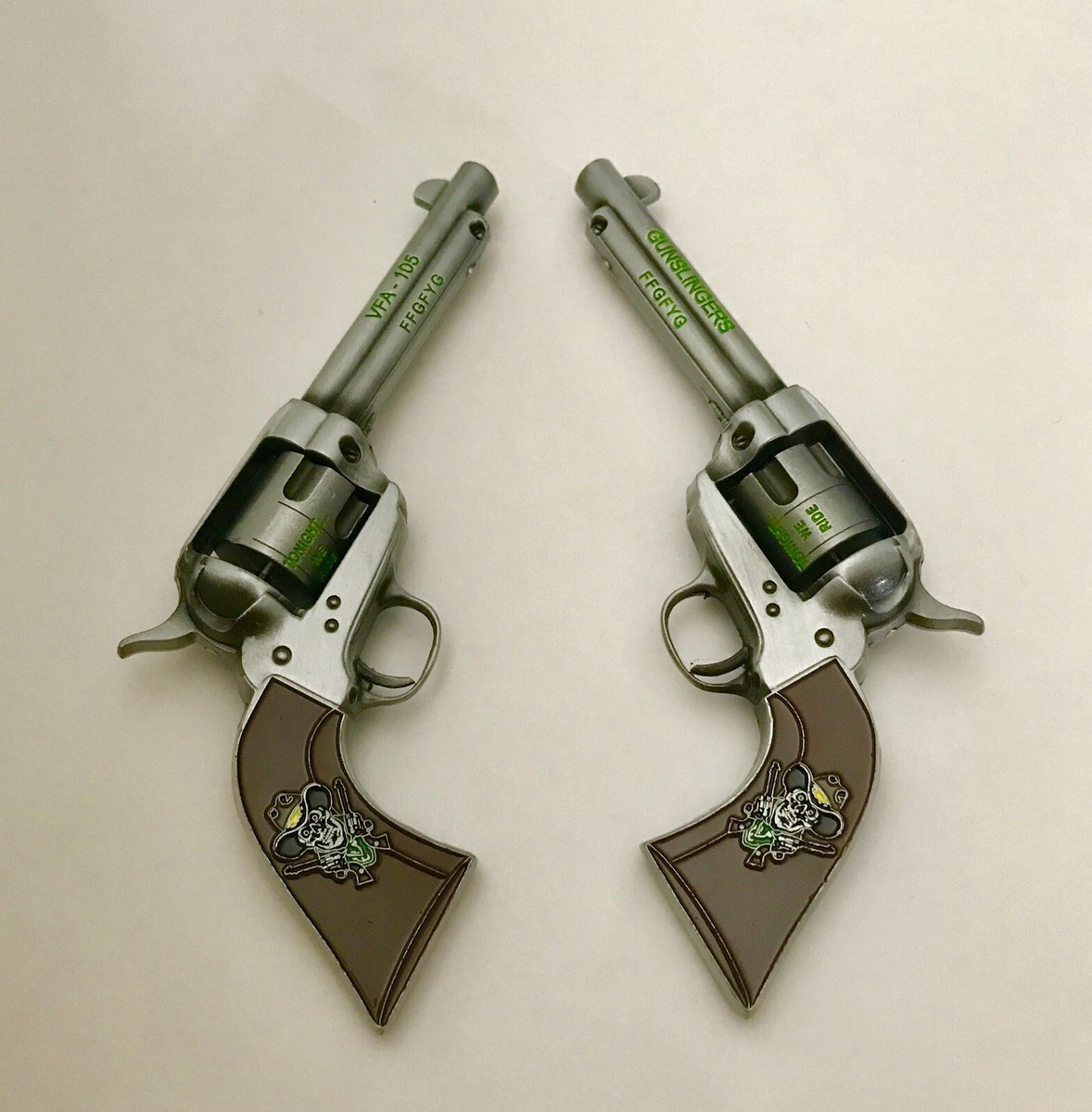 USN Navy Strike Fighter Gunslingers VFA-105 Gun FFGFYG Skull