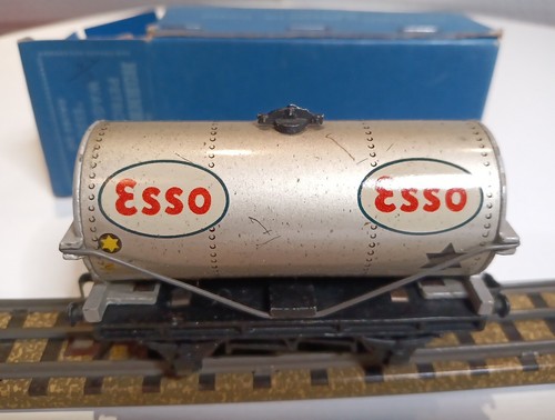 Hornby - Dublo OO Die-Cast Train Tanker "Esso "Silver. With Box.My Ref.(L27) - Picture 2 of 11