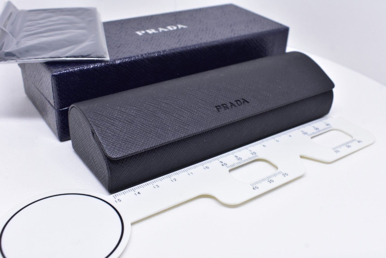 Футляр для очков Prada в черной тканевой коробке Новый аутентичный маленький 15X45X3 см 4790₽