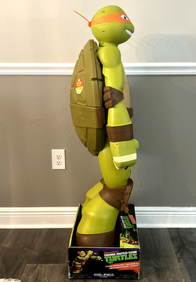 JAKKS Pacific Teenage Mutant Ninja Turtles Colossal Michelangelo