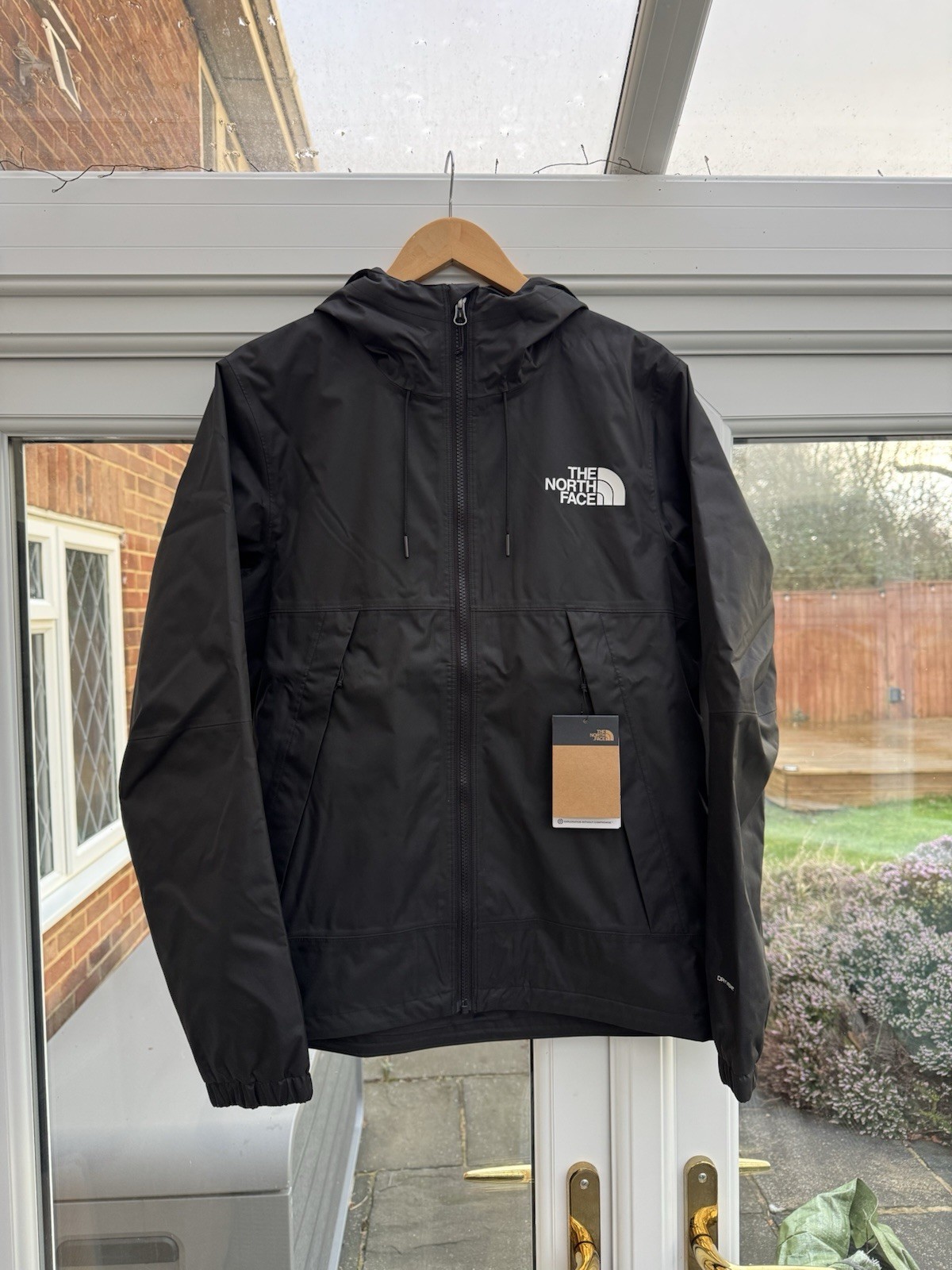 New Men's The North Face Mountain Quest Waterproof...