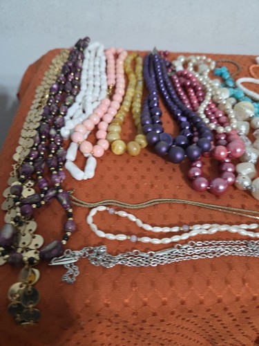 22 Vintage Halsketten Modeschmuck verschiedene Stile - Bild 7 von 9
