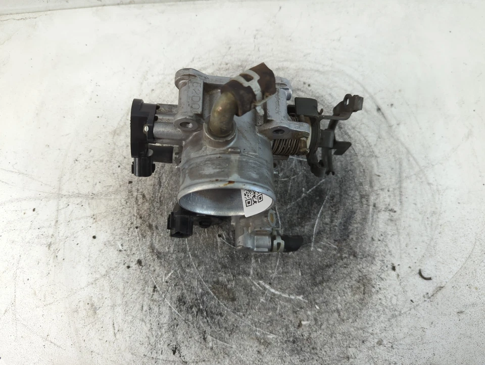 2007 Toyota Yaris Throttle Body JDV58 - Image 3 of 4