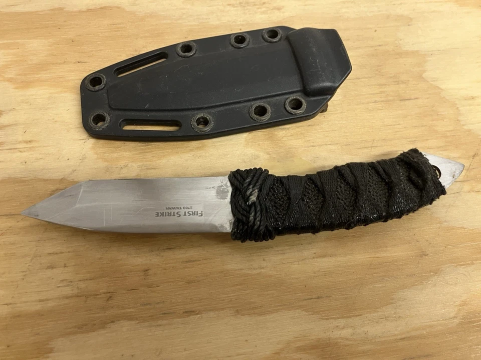 CRKT 2703 First Strike Fixed Blade Knife - Ray Skin Sheath Taiwan - Image 3 of 4