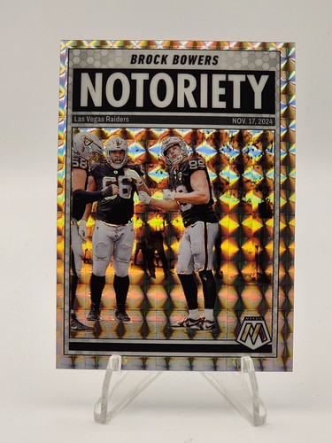 2025 Panini Mosaic - Notoriety Brock Bowers #10 Mosaic Prizm