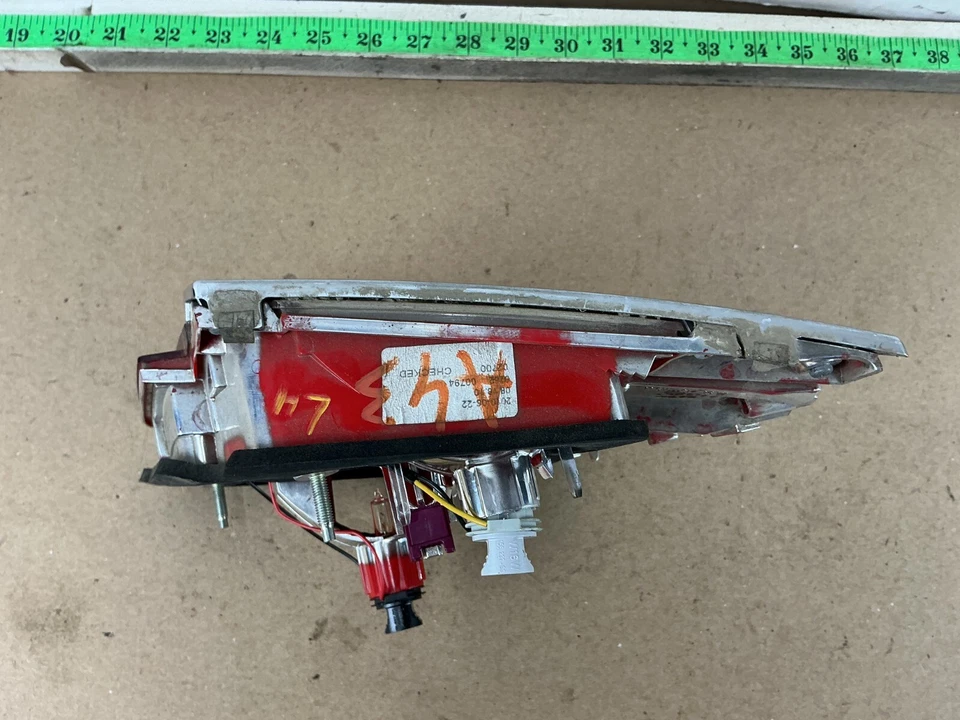 Luz trasera interior maletero izquierdo BMW 740i 740Li 750Li 760Li 2010-2012 7182205 OEM Foto 4 de 4