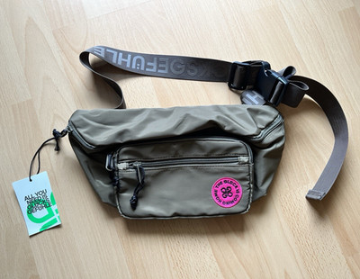 Glücksgefühle Hipbag Gürteltasche Grau  All you Need  Volumen bis 25 L