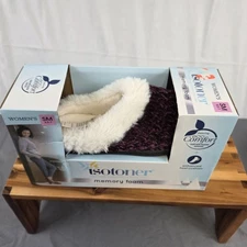 isotoner Women's Slip On Memory Foam Bedroom Slippers  Size Small 6.5-7 ***NWT