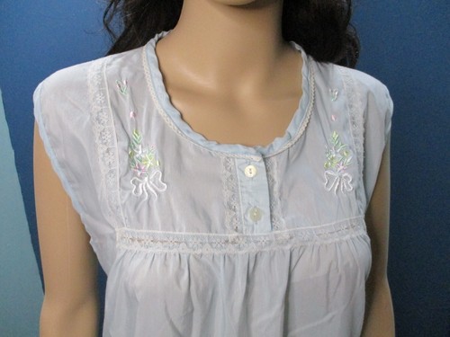 XL light blue embroidered front button lace trim RETRO sleep gown by BARBIZON - 第 4/8 張圖片