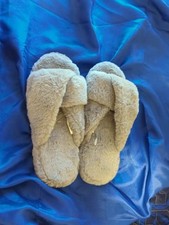Womens Slippers. 7/8