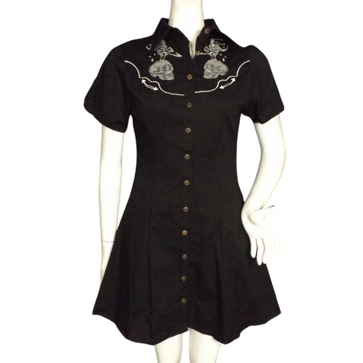 green emerald velvet dress Black Silk Indo Western Set for Men with Patch Work and Embroidery main image 1