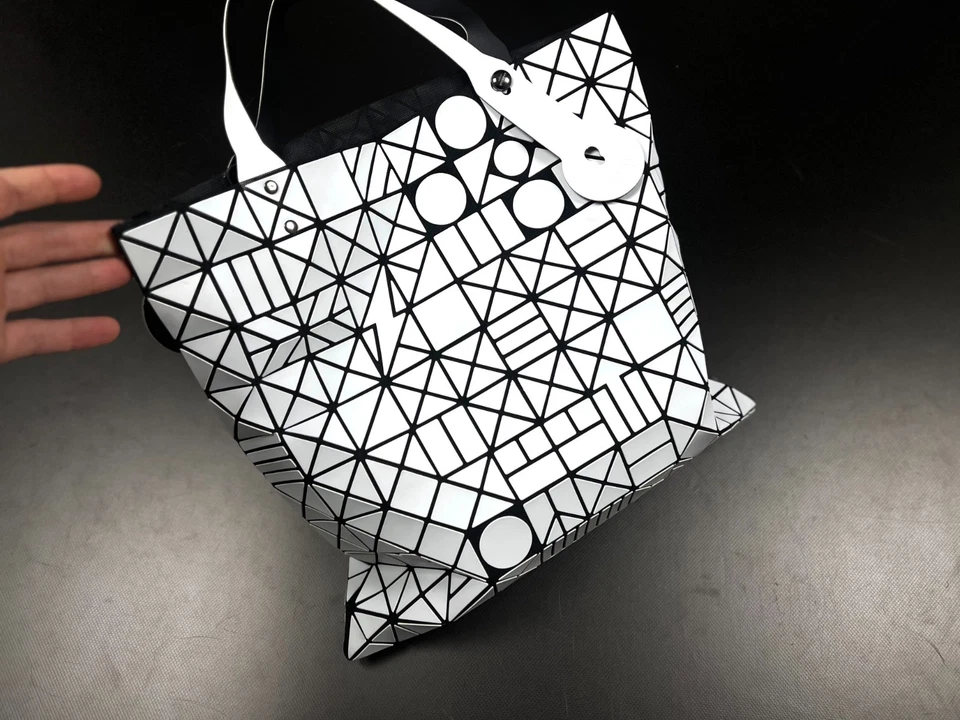 Auténtico bolso de mano para mujer BAO BAO ISSEY MIYAKE blanco prisma BB53-AG328 Foto 3 de 4