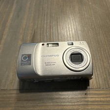 Olympus D-555 Zoom Digital Camera 5.1MP Silver For Parts/Repair