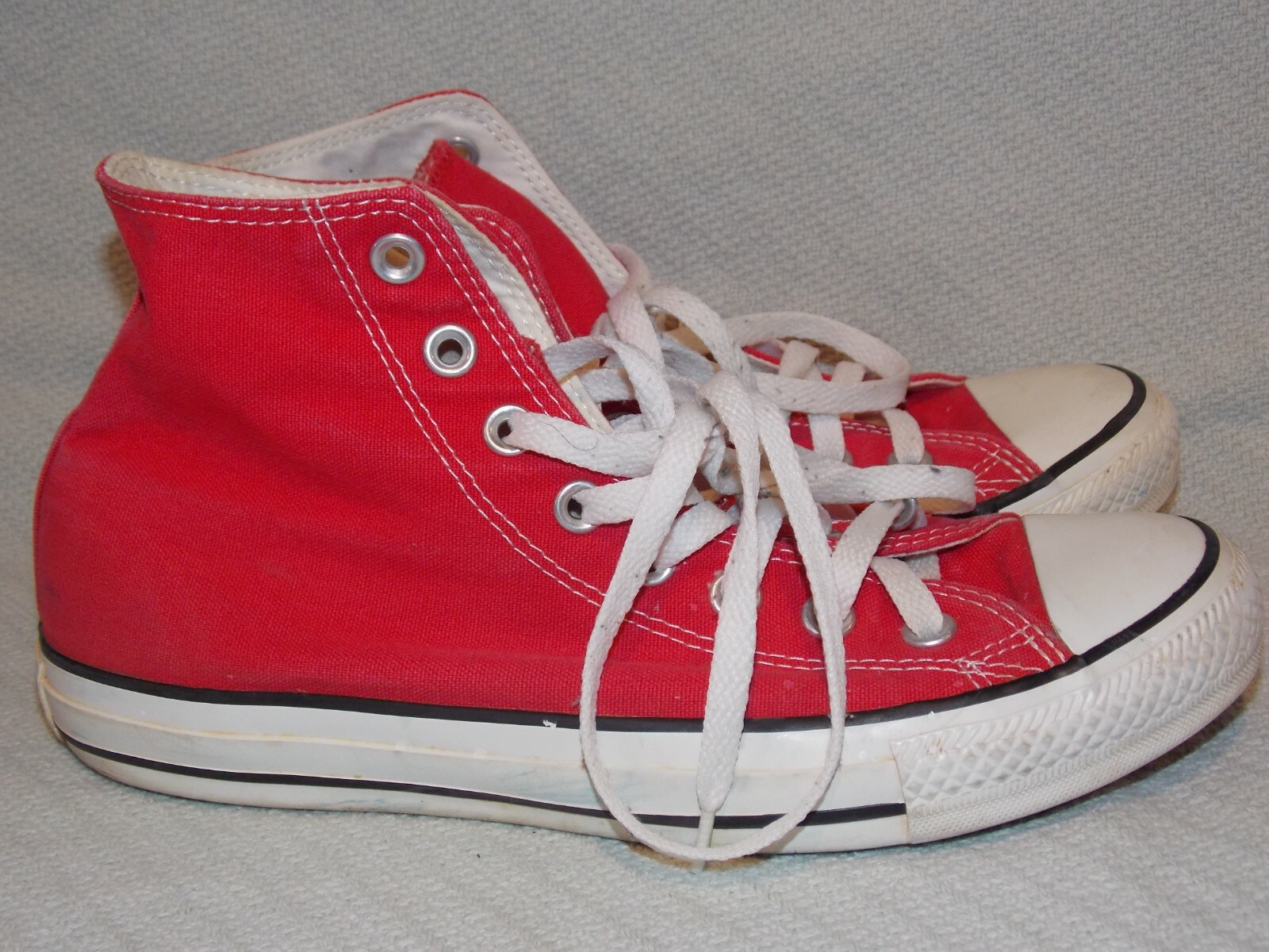 solid red converse