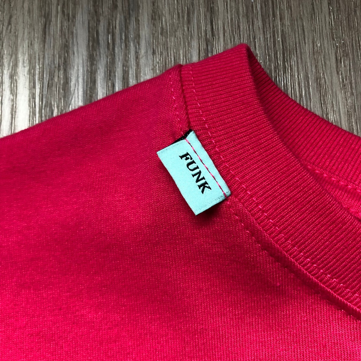 INSTANTFUNK Vintage Logo T-Shirt Viva Magenta size 4 (XL