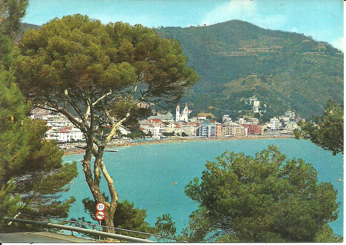 Laigueglia (SV) Panorama da Punta Taquara; Panorama da Fonte del Faro, 2 cart.