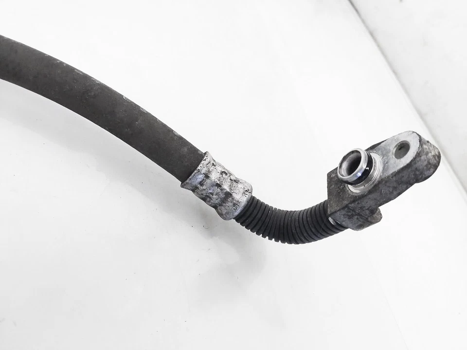 Manguera de descarga de aire acondicionado Toyota Prius V 2012-2017 88711-47040 Foto 3 de 4