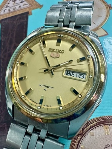 Vintage SEIKO 5 Automatic Men’s Watch 7009-8210 Japan Two Tone Day/Date STUNNING