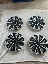 Set Of Blacksilver Plastic Hubcaps R15 With Retention Ring- See Description Set Of Blacksilver Plastic Hubcaps R15 With Retention Ring- See Description