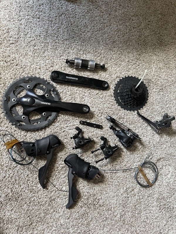 Shimano Claris R2000 Disc Groupset